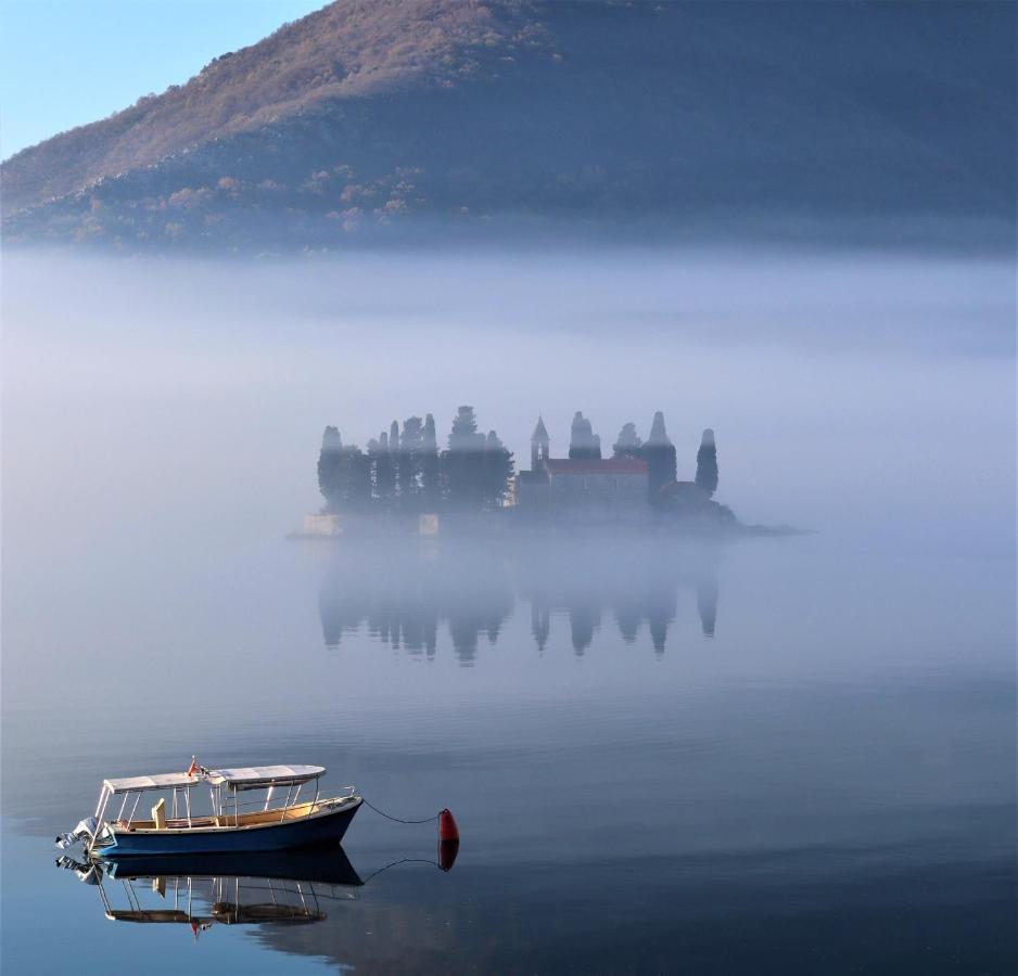 Guesthouse Zmukic Perast Bagian luar foto