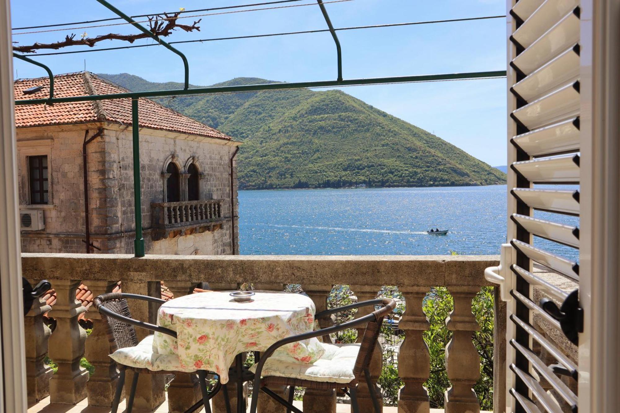 Guesthouse Zmukic Perast Ruang foto
